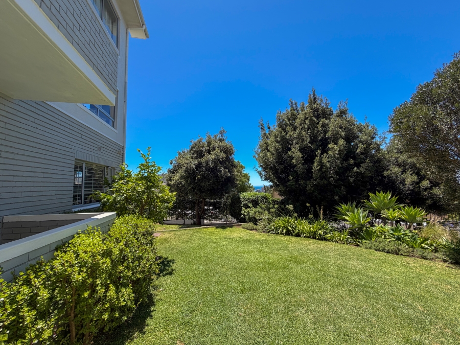 1 Bedroom Property for Sale in Vredehoek Western Cape